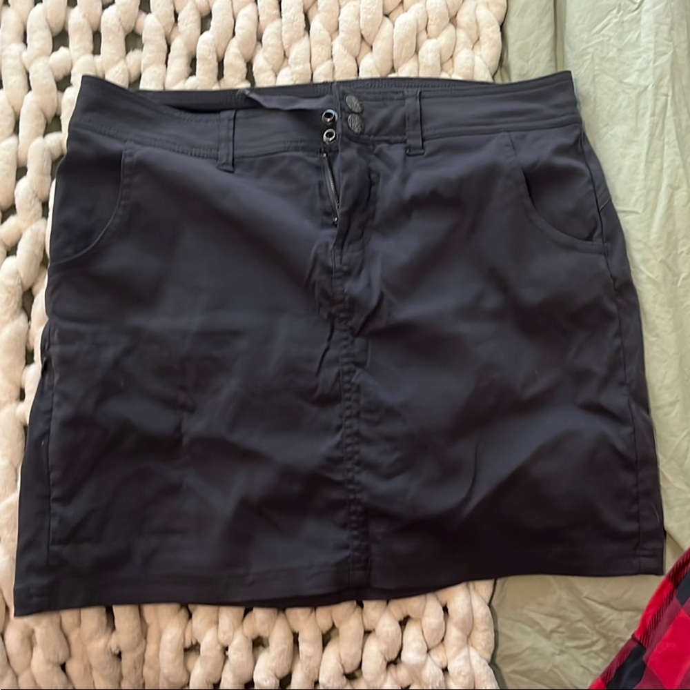 Prana Charcoal Skort with Functional Pockets